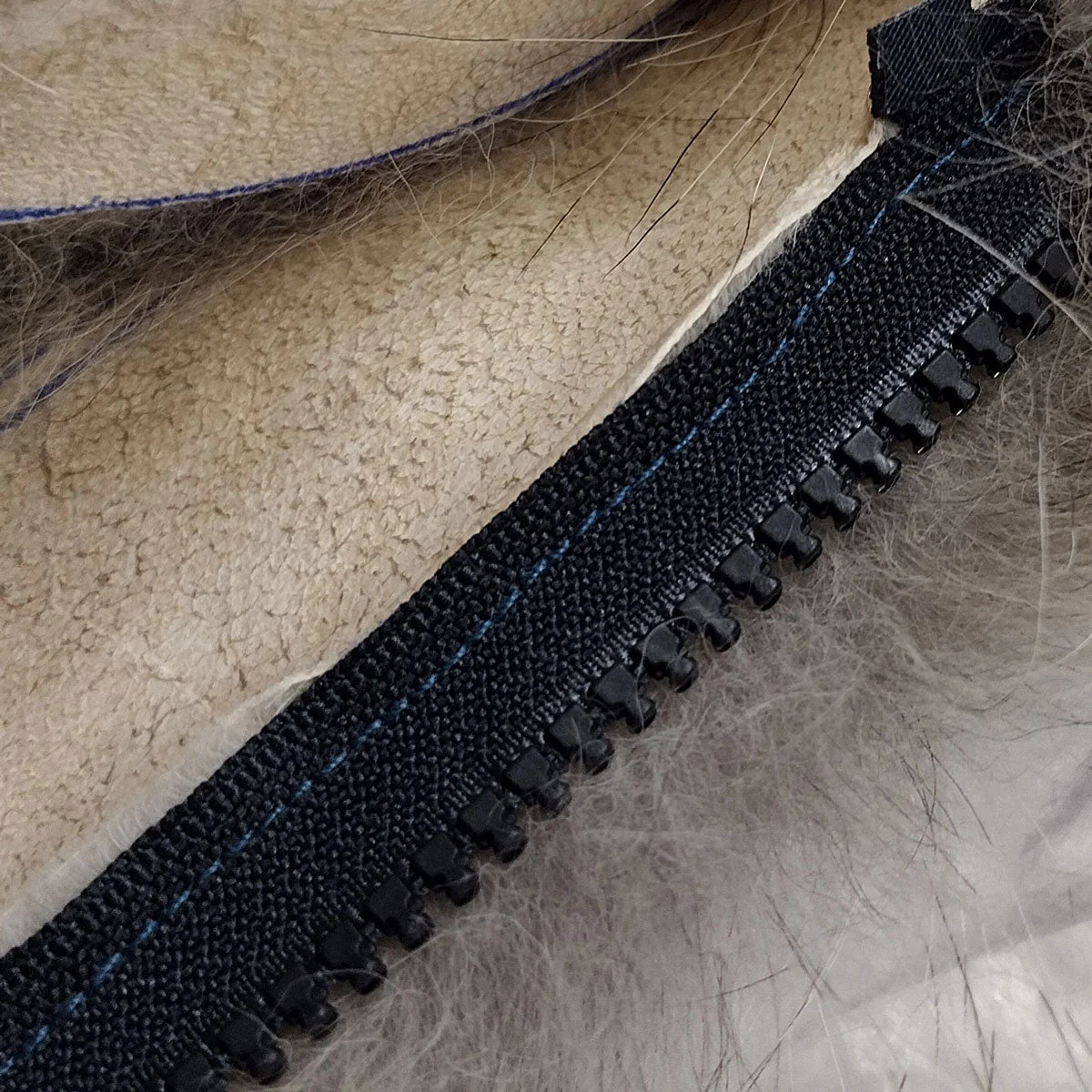 Zip-on Coyote Fur Hood Ruff - Image 4